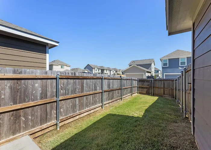 Stylish 2Br -Fenced Yard, Pet Friendly, Near At & T Stadium Ferienhaus Fort Worth